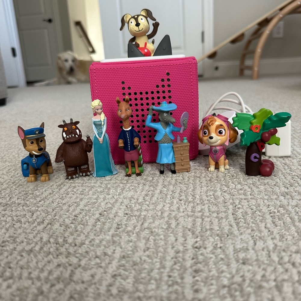 Pink Tonie Box with 8 Characters